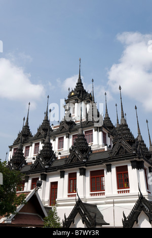 Loha Prasat Metall Palast buddhistischer Tempel im Bezirk Phra Nakorn in Zentral-Bangkok-Thailand Stockfoto