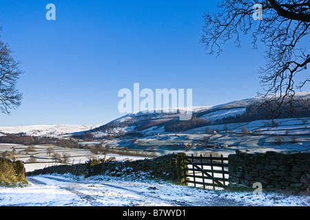 Typische Landschaft der Yorkshire Dales im Schnee Stockfoto