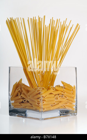 Spaghetti und Pasta Zusammensetzung Stockfoto