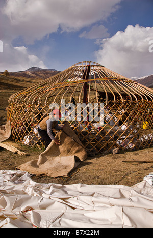 Nomad-Familie immer Camp für Winter Altai Tavan Bogd Natonal Park Mongolei einzugsbereit Stockfoto