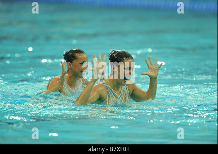 L R Gemma Mengual Andrea Fuentes ESP 20. August 2008 Synchronschwimmen Gemma Mengual Andrea Fuentes von Spanien in Aktion Durin Stockfoto