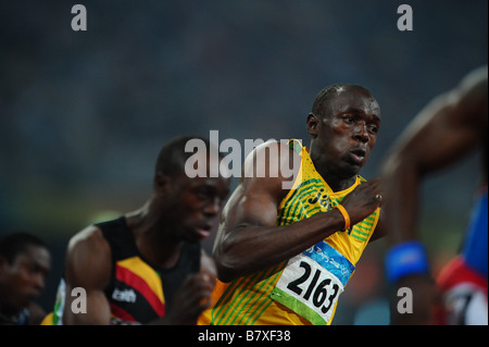 Usain Bolt JAM 20. August 2008 Leichtathletik Beijing 2008 Olympische Spiele Herren 200 m Finale im Nationalstadion in Peking China Usain Bolt gewann die Goldmedaille und stellte einen neuen 200 m-Weltrekord von 19 30 Sekunden Foto von Jun Tsukida AFLO SPORT 0003 Stockfoto