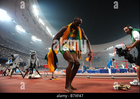 Usain Bolt JAM 20. August 2008 Leichtathletik Usain Bolt aus Jamaika feiert nach dem Bruch des Weltrekord mit einer Zeit von 19 30 gewinnt die Goldmedaille im Herren 200-Meter-Finale bei der Leichtathletik-Leichtathletik-Veranstaltung im National Stadium während der 12. Tag der 2008 Olympischen Spiele in Peking am 20. August 2008 in Peking China Photo von Jun Tsukida AFLO SPORT 0003 Stockfoto