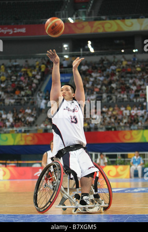 REO Fujimoto JPN 10. September 2008 Rollstuhl Basketball Beijing 2008 Paralympischen Spiele Mens Pool A Vorrunde 19-Match zwischen Japan 48 75 Kanada an dem National Indoor Stadium Beijing China Photo von Akihiro Sugimoto AFLO SPORT 1080 Stockfoto