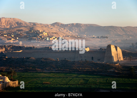 Ägyptische Leichenhalle Tempel West Bank Fluss Nil Luxor Stockfoto