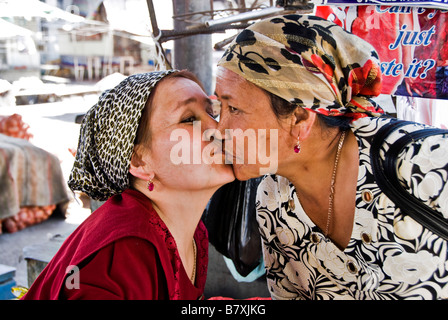 Kirgisen auf dem Markt Osch, Kirgisistan Stockfoto