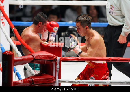 L, R Oscar Larios Takahiro Aoh 16. Oktober 2008 Boxing World Boxing Council WBC Feder Gewicht Titelkampf im Yoyogi 1. Autovermiet Stockfoto