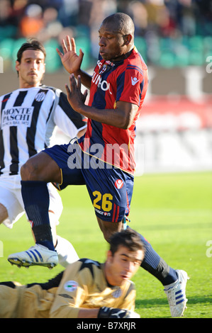 Gaby Mudingayi Bologna 16. November 2008 Fußball Italien Serie A Spiel zwischen Siena und Bologna im Stadion Artemio Franchi Stockfoto