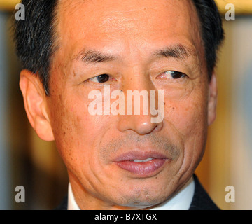 Gestürzten Air Self Defense Force Chief Of Staff Gen Toshio Tamogami verteidigt seine umstrittene Rechtfertigung der Kriegsvergangenheit Japan s Stockfoto