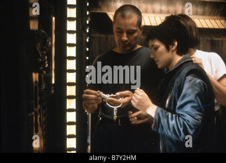 Alien Resurrection Jahr: USA/Großbritannien 1997 Regie: Jean-Pierre Jeunet Jean-Pierre Jeunet, Winona Ryder schießen Bild Stockfoto