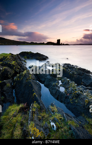 Castle Stalker von den Ufern des Loch Linne in der Nähe von Port Appin schottischen Highlands Schottland Stockfoto