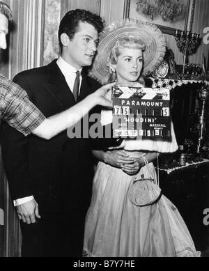 Tony Curtis, Janet Leigh auf dem Set des Films Houdini Jahr: 1953 - Stockfoto