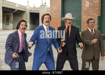 Presentateur Vedette: La légende de Ron Burgundy Anchorman: Die Legende von Ron Burgundy Jahr: 2004 USA Will Ferrell, David Koechner, Steve Carell, Paul Rudd Regie: Adam McKay Stockfoto