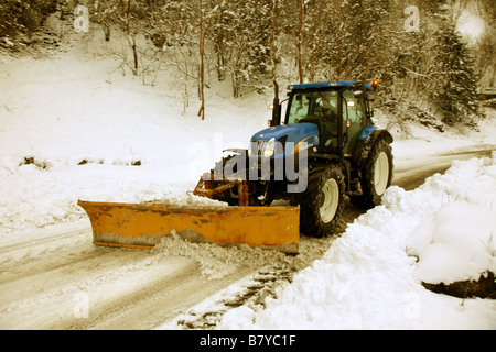 Februar 2008 - Schneepflügen in Cheddar Gorge Somerset, England Stockfoto