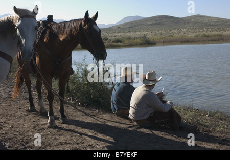 Die drei Begräbnisse des Melquiades Estrada Jahr: 2005 USA Tommy Lee Jones, Julio Cedillo Regisseur: Tommy Lee Jones Stockfoto