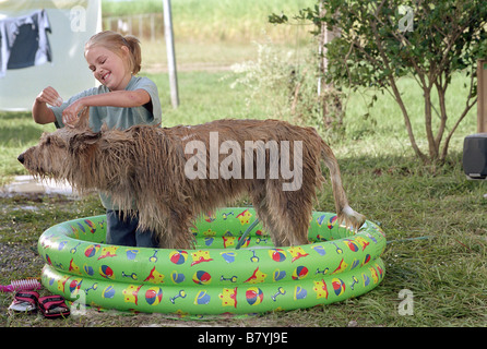 Winn - Dixie mon Meilleur ami Wegen der Winn - Dixie/Winn Dixie mon Meilleur ami Jahr: 2005 USA Elle Fanning, Jeff Daniels, Annasophia Robb, Dave Matthews, Cicely Tyson, Eva Marie Saint Regisseur: Wayne Wang Stockfoto