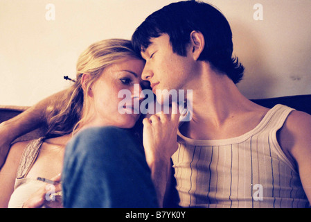 Mysteriöse Haut Jahr: 2004 USA Elisabeth Shue, Joseph Gordon-Levitt Regie: Gregg Araki Stockfoto