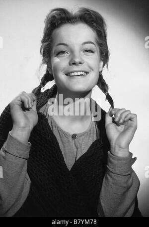 Das Mädchen und die Legende Robinson soll nicht sterben Jahr: 1957 - Westdeutschland Romy Schneider, Regie: Josef von Báky Stockfoto