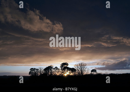 Stürmischer Himmel bei Sonnenuntergang - Indre-et-Loire, Frankreich. Stockfoto
