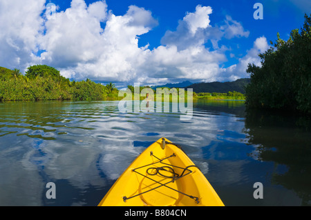 Kajak auf der ruhigen Hanalei River Insel Kauai Hawaii Stockfoto