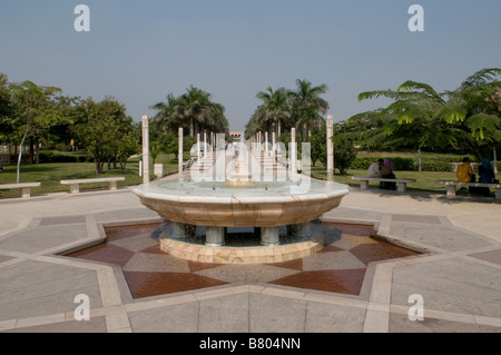 Wasserstraße und Gehweg in Al Azhar öffentlichen Park gelegen in Kairo, Ägypten. Stockfoto