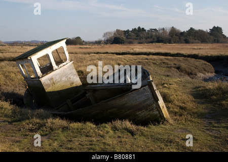 Verlassene Boot auf Dornweiler Sümpfe, Norfolk Stockfoto