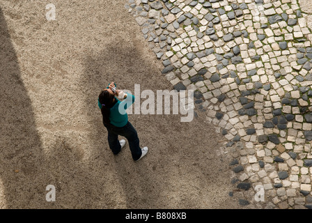 Touristen fotografieren, Castelo Sao Jorge, Lissabon Portugal, April 2006 Stockfoto