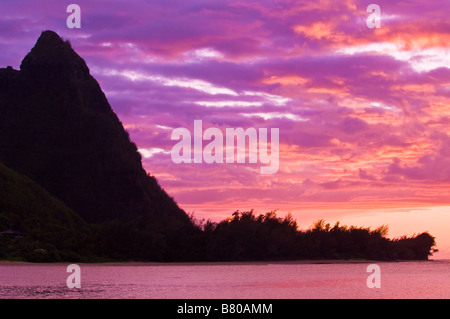 Abendlicht am Turmspitzen der Na Pali Küste bei Sonnenuntergang North Shore Insel Kauai Hawaii Stockfoto