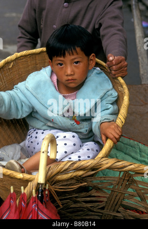 1, 1, Chinesische Mädchen, Chinesisch, Girl, junges Mädchen, Bai, Bai Ethnizität, ethnische Minderheit, junges Mädchen, Kind, Dali, Yunnan, China, Asien Stockfoto