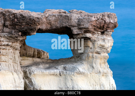 Blick auf den berühmten Agia Napa Meereshöhle auf der Küste von Süd-Zypern. Stockfoto