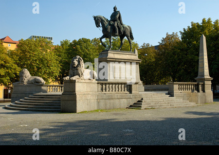 Karlsplatz mit Denkmal für deutsche Kaiser Wilhelm I., Stuttgart, Baden-Württemberg, Deutschland, Europa Stockfoto