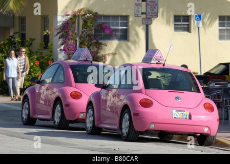 Die Big Pink Restaurants und seine funky Beetle Lieferwagen, Miami FL Stockfoto