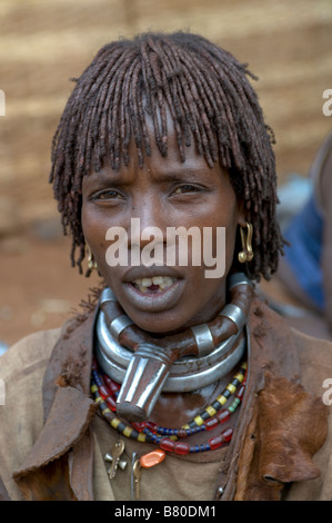 Porträt eines Hamer Stammes-Frauen Dimeka Omovalley Äthiopien Afrika Stockfoto