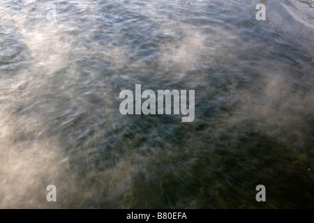 Winternebel über Squam Lake in den Wintermonaten befindet sich in Ashland New Hampshire USA Stockfoto