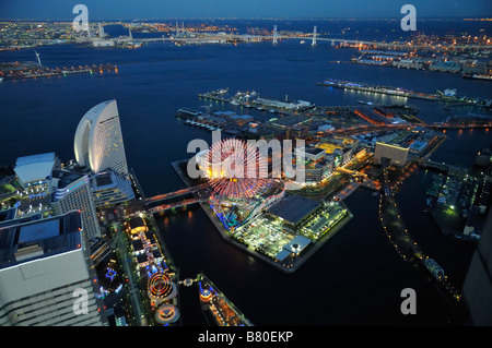 Minato Mirai 21 und Yokohama Hafen (Antenne) Stockfoto