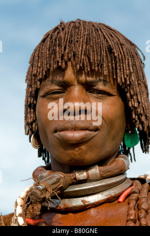 Verheiratete Frau aus dem Hamer Omovalley Äthiopien Afrika Stockfoto