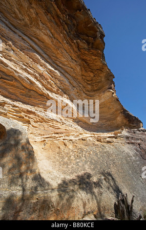 Wind erodiert Höhle in der Nähe von Anvil Rock und Grose Valley in der Nähe von Blackheath Blue Mountains New South Wales Australien Stockfoto