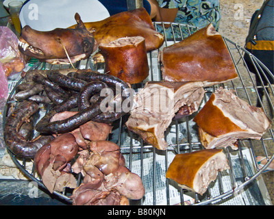 Auswahl von Hundefleisch zum Verkauf auf Markt in Hanoi Old Quarter Vietnam JPH0152 Stockfoto