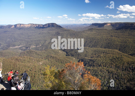 Ansicht von Jamison Valley und Mt Einzelhaft links vom Echo Point Katoomba Blue Mountains New South Wales Australien Stockfoto
