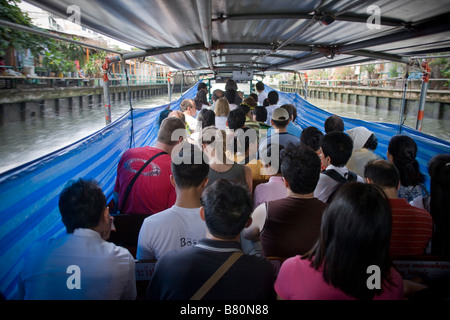 Khlong Saen Saep Express Boat Service Bangkok Stockfoto
