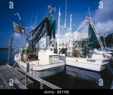 NORTH CAROLINA - Krabbenkutter auf Melasse Creek in Southport angedockt. Stockfoto