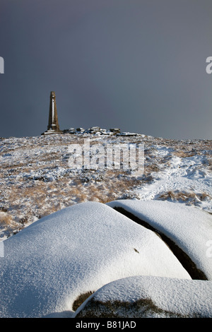 Carn Brea Denkmal im Schnee Camborne cornwall Stockfoto