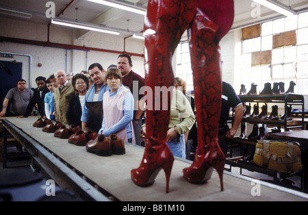 Kinky Boots Jahr: 2005 USA/Großbritannien Stephen Marcus, Chiwetel Ejiofor, Sarah-Jane Potts, Ewan Hooper, Mona Hammond, Nick Frost, Kellie Bright Regie: Julian Jarrold Stockfoto