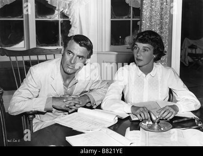 Cary Grant, Betsy Drake Studie ihren Dialog für die nächste Szene im Zimmer für ein weiteres Jahr: 1952 USA Stockfoto