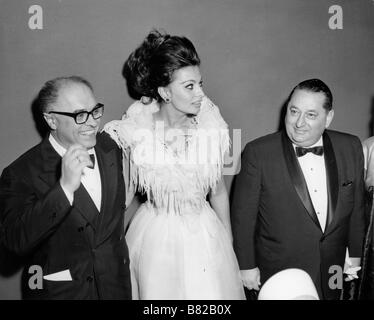 Carlo Ponti, Sophia Loren, Joseph Levine Stockfoto