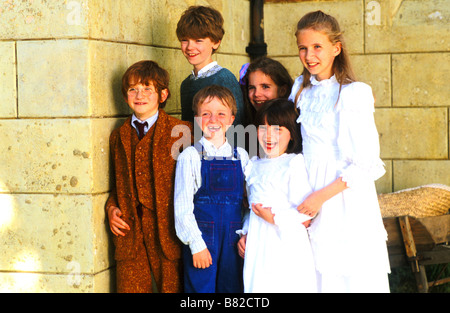 Nanny McPhee Jahr: 2005 USA/Großbritannien Raphael Coleman, Thomas Sangster, Jennifer Rae Daykin, Eliza Bennett, Samuel Honywood, Holly Gibbs, Regie: Kirk Jones Stockfoto