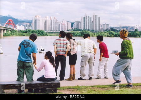 Der Host Gwoemul Jahr: 2006 - Südkorea Song Kang-ho Regie: Joon-ho Bong Stockfoto