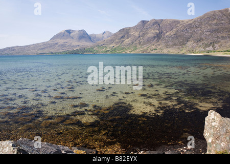 Beinn Alligin gesehen aus über Loch Torridon, Annat, Schottisches Hochland, Nord-West-Schottland, Großbritannien Stockfoto