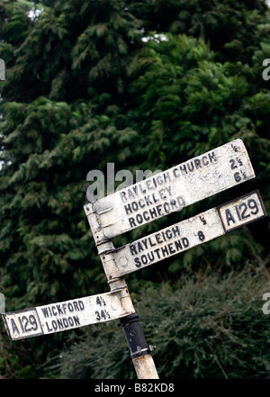 Eine altmodische Straßenschild an der London Road, Rayleigh, Essex Stockfoto