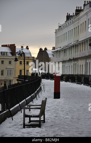 Schnee auf dem Royal Crescent in Clifton, Bristol, während der starke Schneefälle vom Februar 2009 Stockfoto